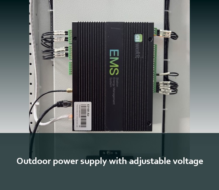 Outdoor power supply with adjustable voltage